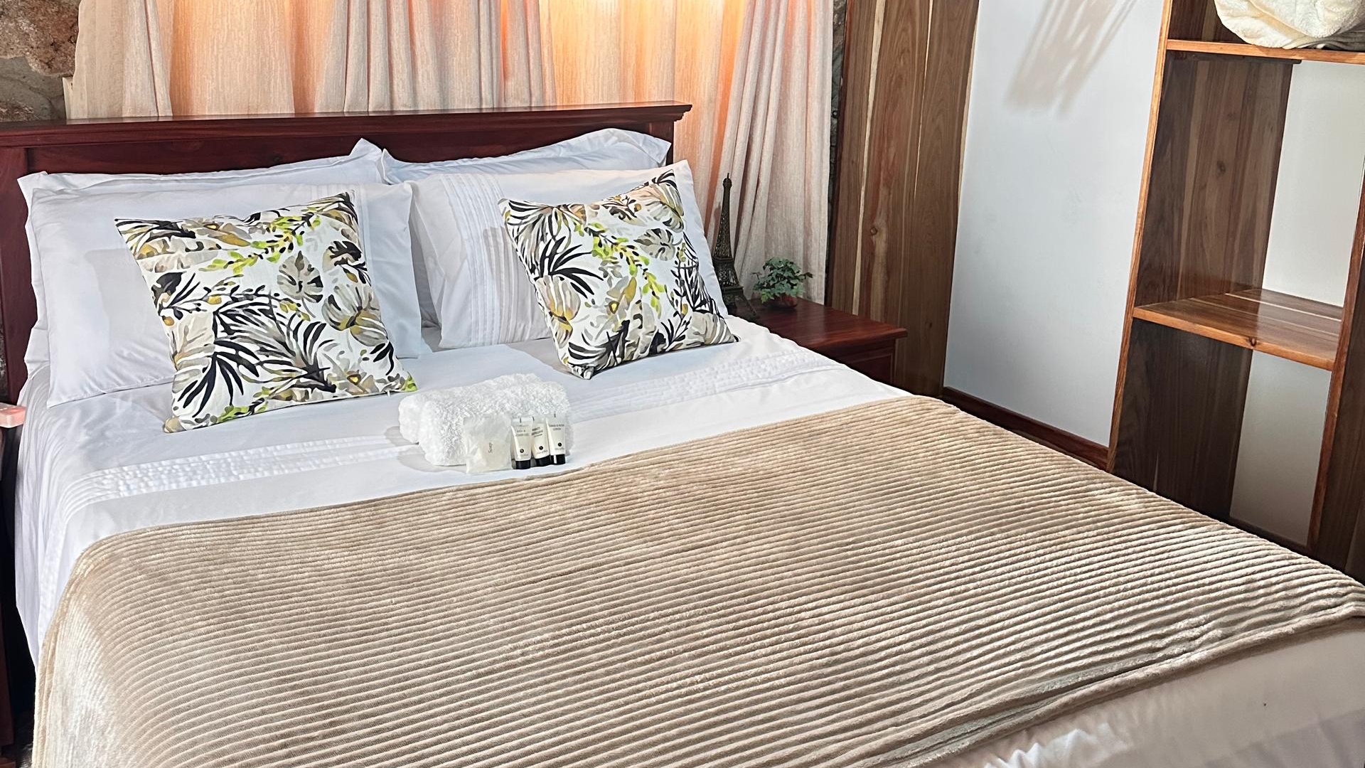 white_porch_stonewall_bed_01