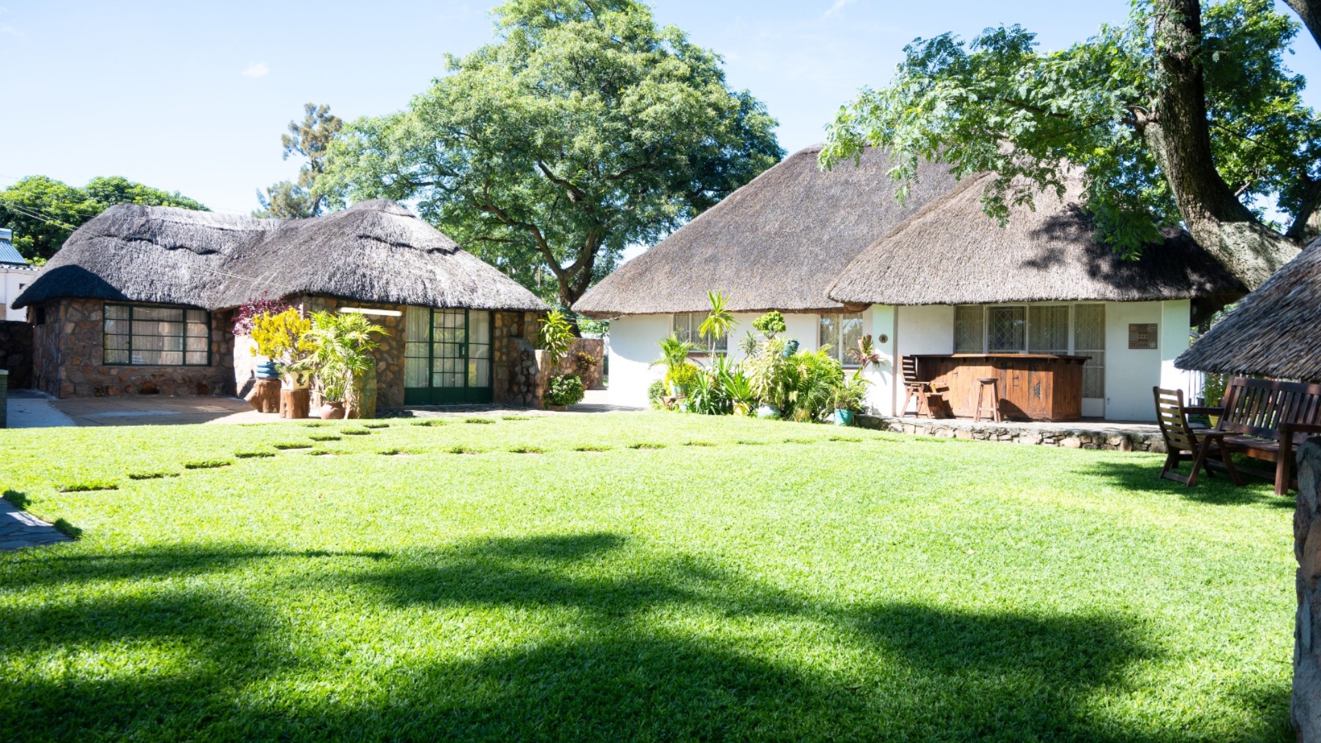 white_porch_white_thatch